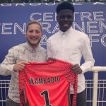 Obed Nkambadio en su presentación con el París.