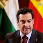 El presidente de la Junta de Andalucía, Juan Manuel Moreno, está dispuesto a llegar a un acuerdo con el Gobierno sobre la eliminación de trámites burocráticos