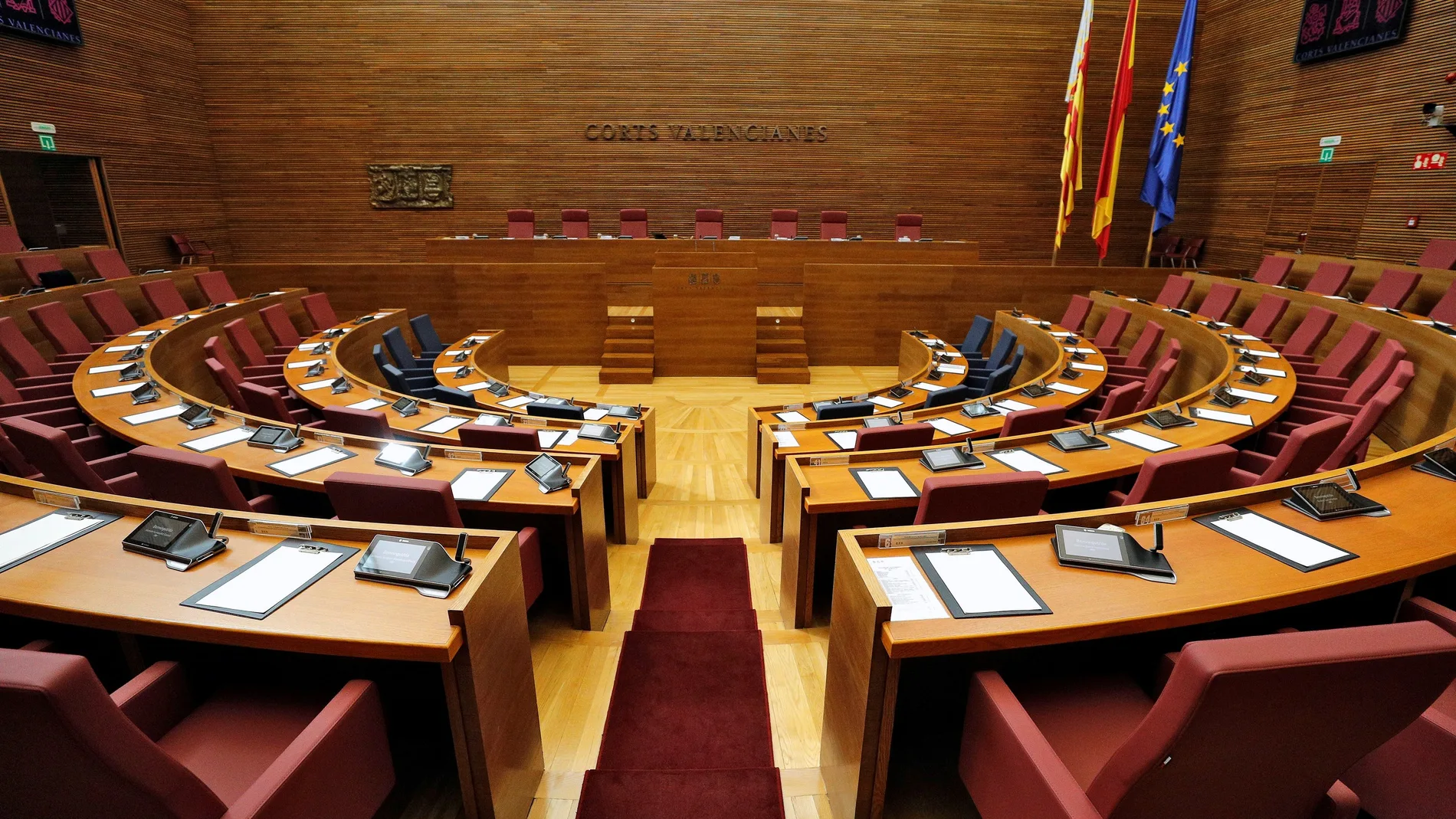 Les Corts convocan un pleno específico este jueves sobre el coronavirus