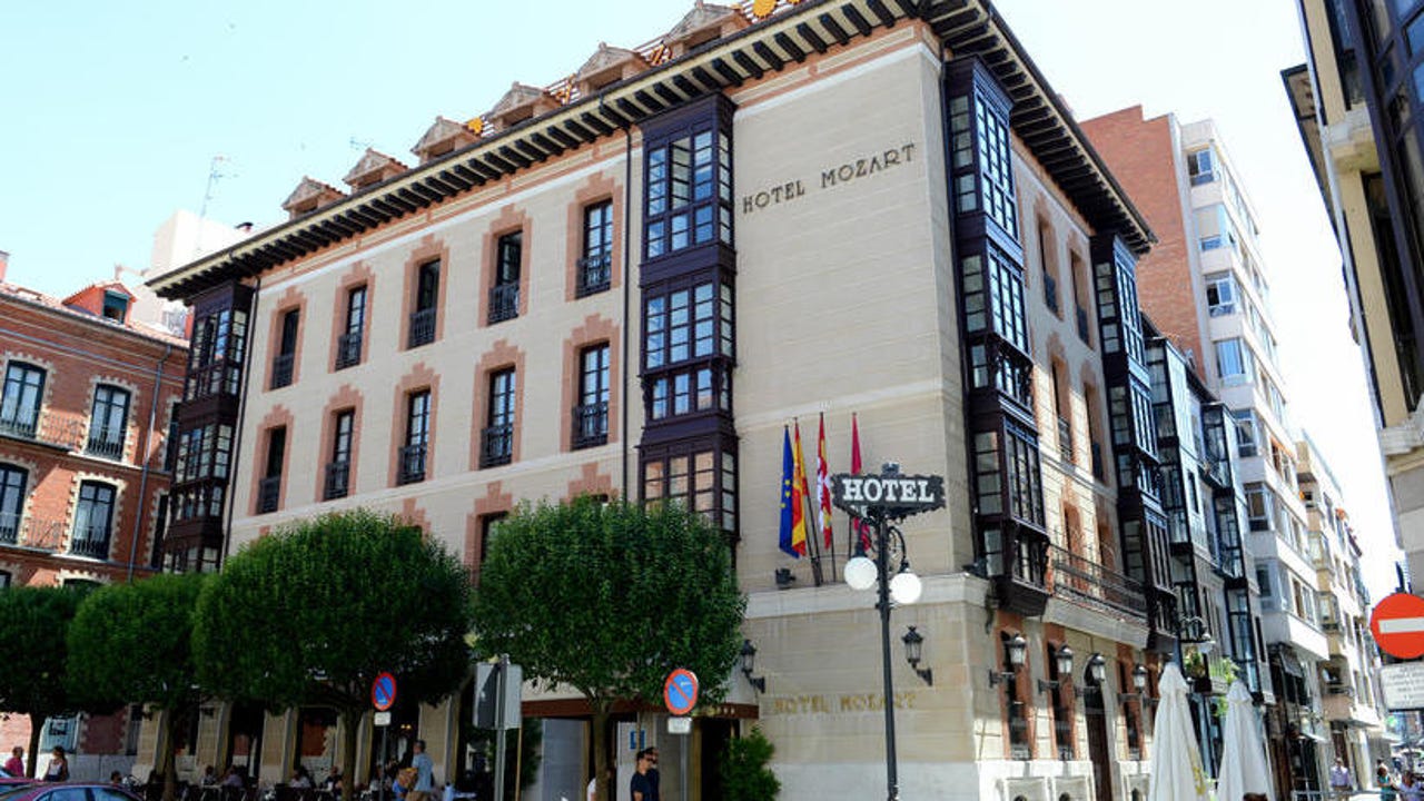 Las pernoctaciones en hoteles de Castilla y León crecen de forma moderada un 0,27% en septiembre, con caídas en cinco provincias