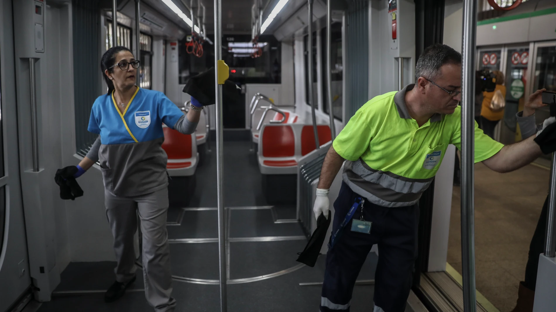 Refuerzan de las medidas de desinfección en los metros por el coronavirus