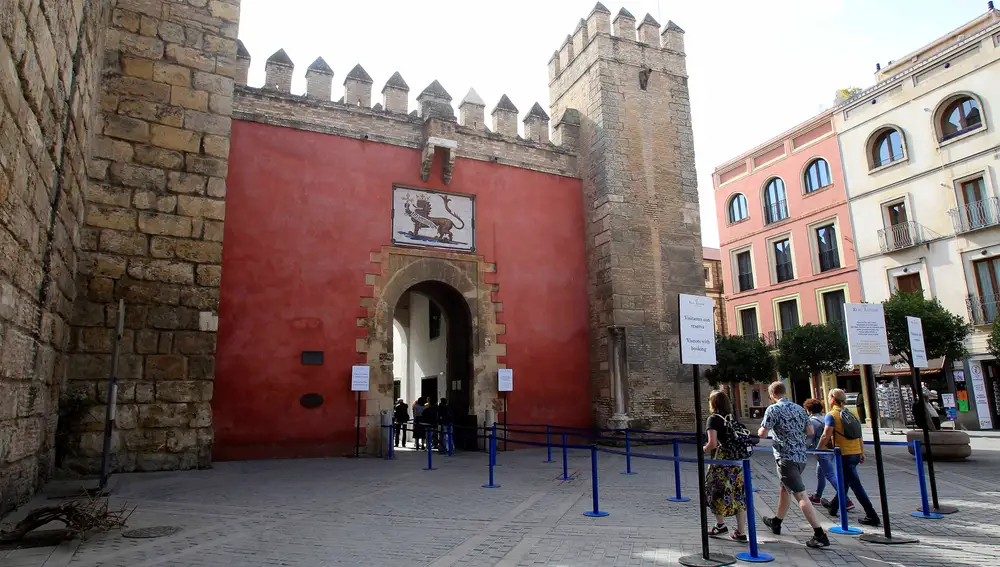 Desaparecen las largas colas para acceder al Real Alcázar de Sevilla, habituales en esta época
