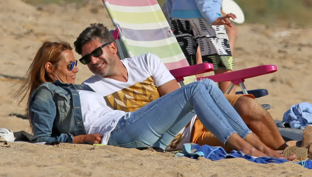 Toño Sanchís y su mujer Lorena Romero siguen unidos ante la adversidad.