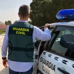 Agentes de la Guardia Civil que realizaron las detenciones