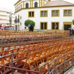 Sillas vacías de Semana Santa en Dos Hermanas (Sevilla).