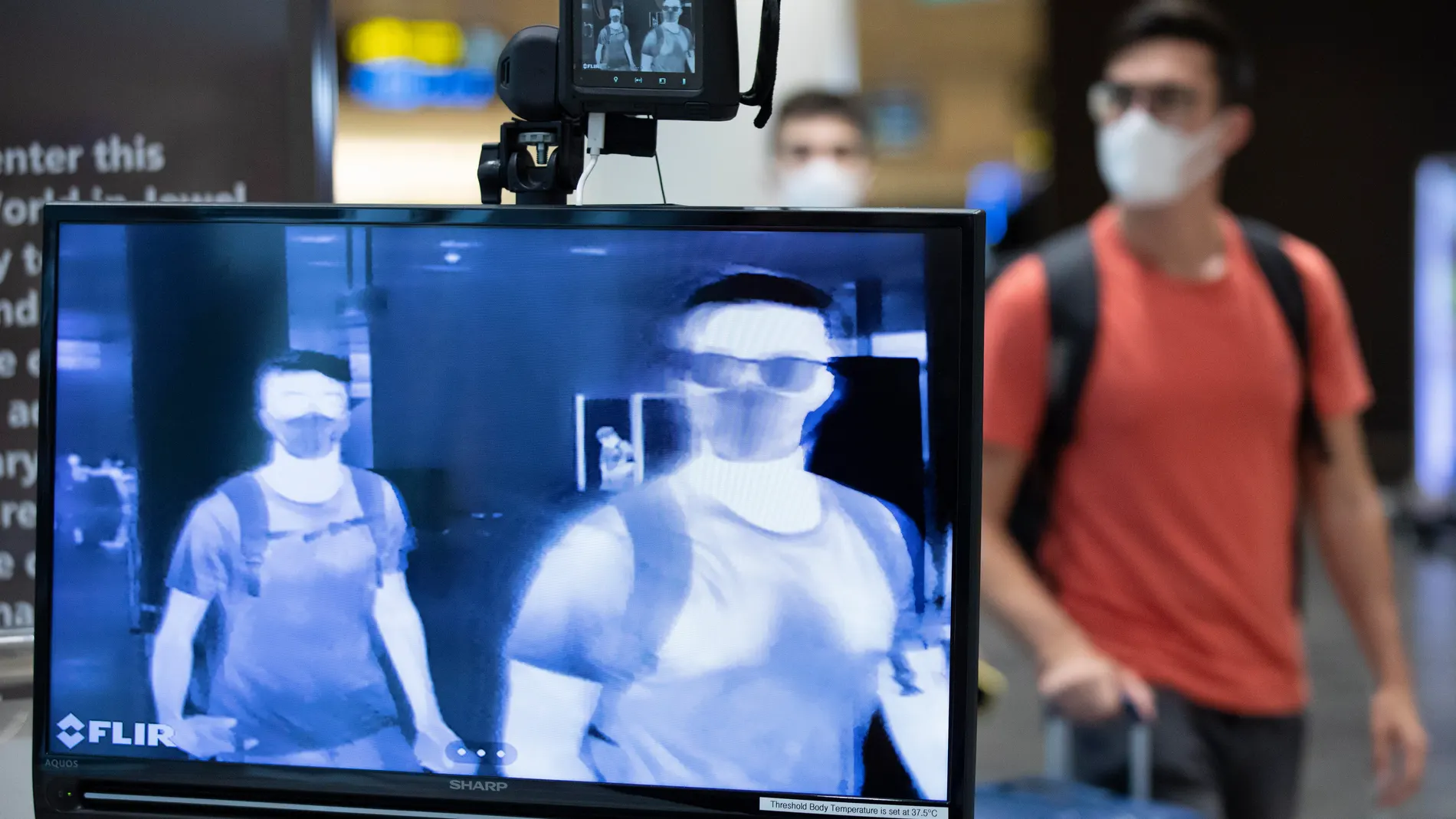 Singapore residents told to defer all overseas travel due to coronavirus pandemic