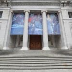 Vista del Museo del Prado, que permanece cerrado por la crisis del coranovirus.