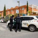 Policías nacionales y Guardias Civiles en La Zubia (Granada)
