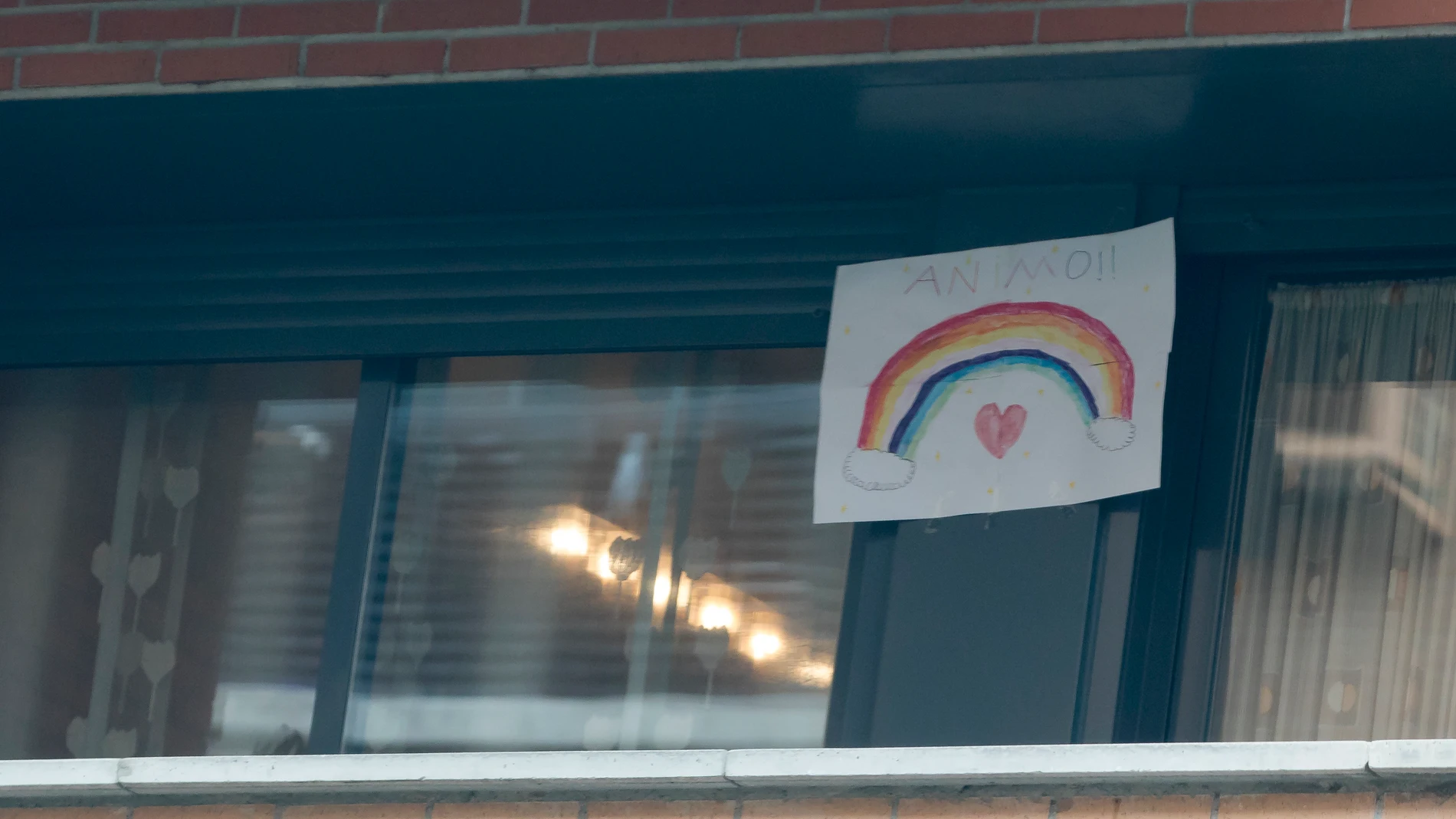 Balcones con diversos mensajes de apoyo durante la cuarentena por le epidemia de Covid_19