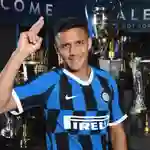 Alexis Sánchez en su presentación con el Inter de Milán.