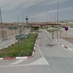 Acceso a la prisión de Villena