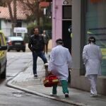 Personal sanitario del hospital clínico de Salamanca se incorpora a sus puestos de trabajo durante la decimonovena jornada del estado de alarma decretado para frenar la crisis del coronavirus