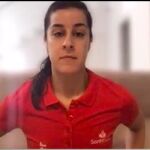 Carolina Marín atendió a los medios desde el salón de su casa