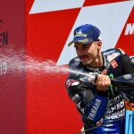 Maverick Viñales, en el podio de Assen 2019