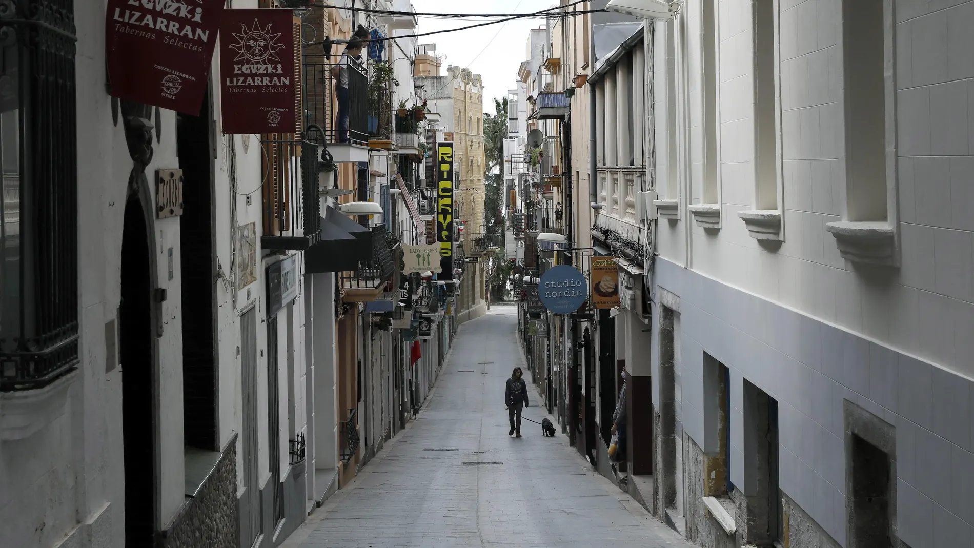 La localidad costera de Sitges vacia