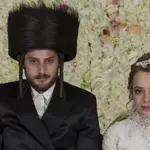 Retrato de novios. Escena de la boda de Esther Shapiro con su marido