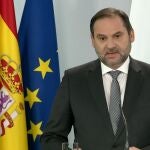 Captura de la señal institucional del Palacio de la Moncloa de la rueda de prensa telemática ofrecida ayer por el ministro de Transportes, Movilidad y Agenda Urbana, José Luis Ábalos