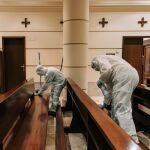 Unidades de la base militar de Arca de Vitoria han desinfectado este jueves las instalaciones del Seminario diocesano de la capital alavesa y tienen previsto hacer lo mismo en varias residencias de ancianos de la capital alavesa para evitar la expansión del coronavirus. El Obispado ofreció estas instalaciones para que tuvieran un uso hospitalario, pero esta posibilidad fue desechada porque carecían de las condiciones para ello por lo que finalmente se han destinado a tareas de alojamiento de médicos y enfermeros.EFE/ Jon Rodríguez Bilbao