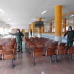 Cinco unidades de la Legión desinfectan el Centro Penitenciario de Murcia II, en Campos del Río