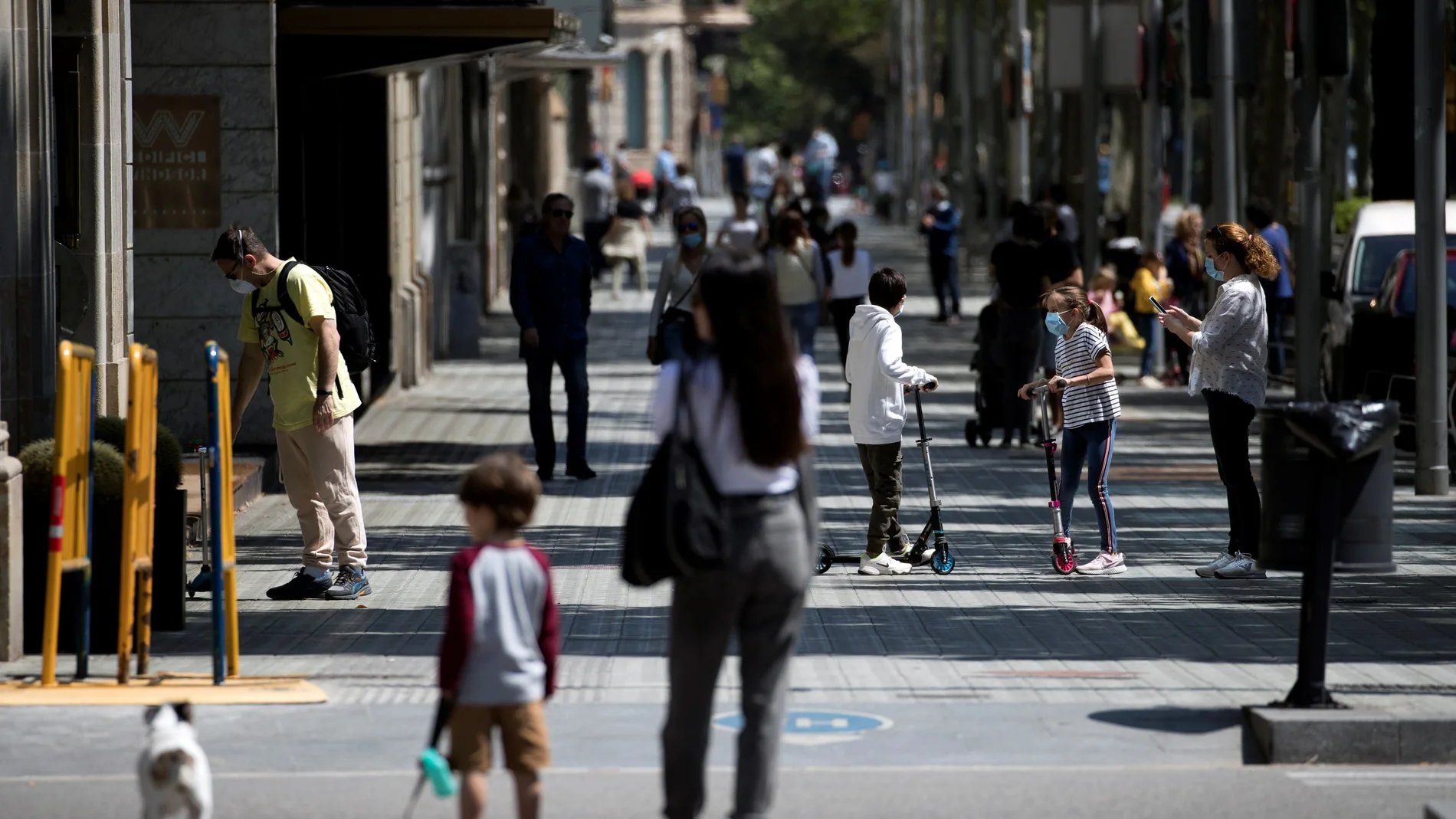 Los niños vuelven a salir a la calle en el cuadragésimo tercer día de confinamiento