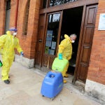Labores de desinfección de la UME en la residencia El Carmen de Valladolid
