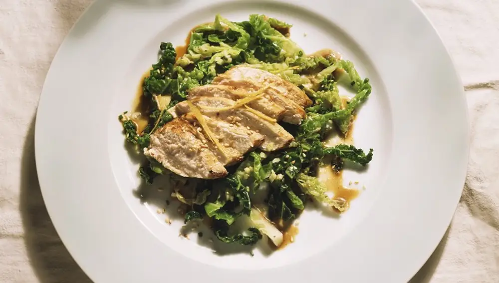 Ensalada de pollo con pesto