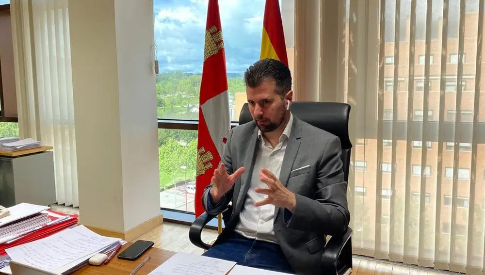El secretario regional del PSOE, Luis Tudanca, durante la Junta de Portavoces telemática