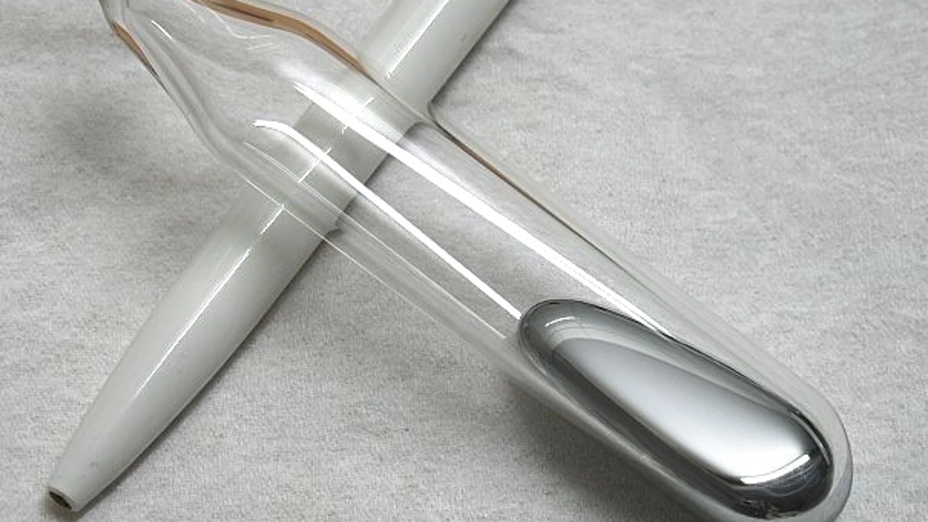 Una muestra de mercurio líquido, un elemento que se llegó a creer que guardaba la clave de la inmortalidad.