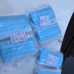 Imagen de las 150 mascarillas que el Ayuntamiento de Alcantarilla ha recibido para su distribución entre los usuarios del transporte público ferroviario