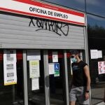 La Seguridad Social perdió 947.896 afiliados desde que comenzó la crisis del COVID-19 EFE/Rodrigo Jiménez