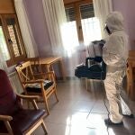 Tareas de desinfección en una residencia de la provincia de Ávila
