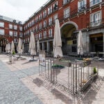 La Plaza Mayor de Madrid, desierta durante el confinamiento vigente en el estado de alarma