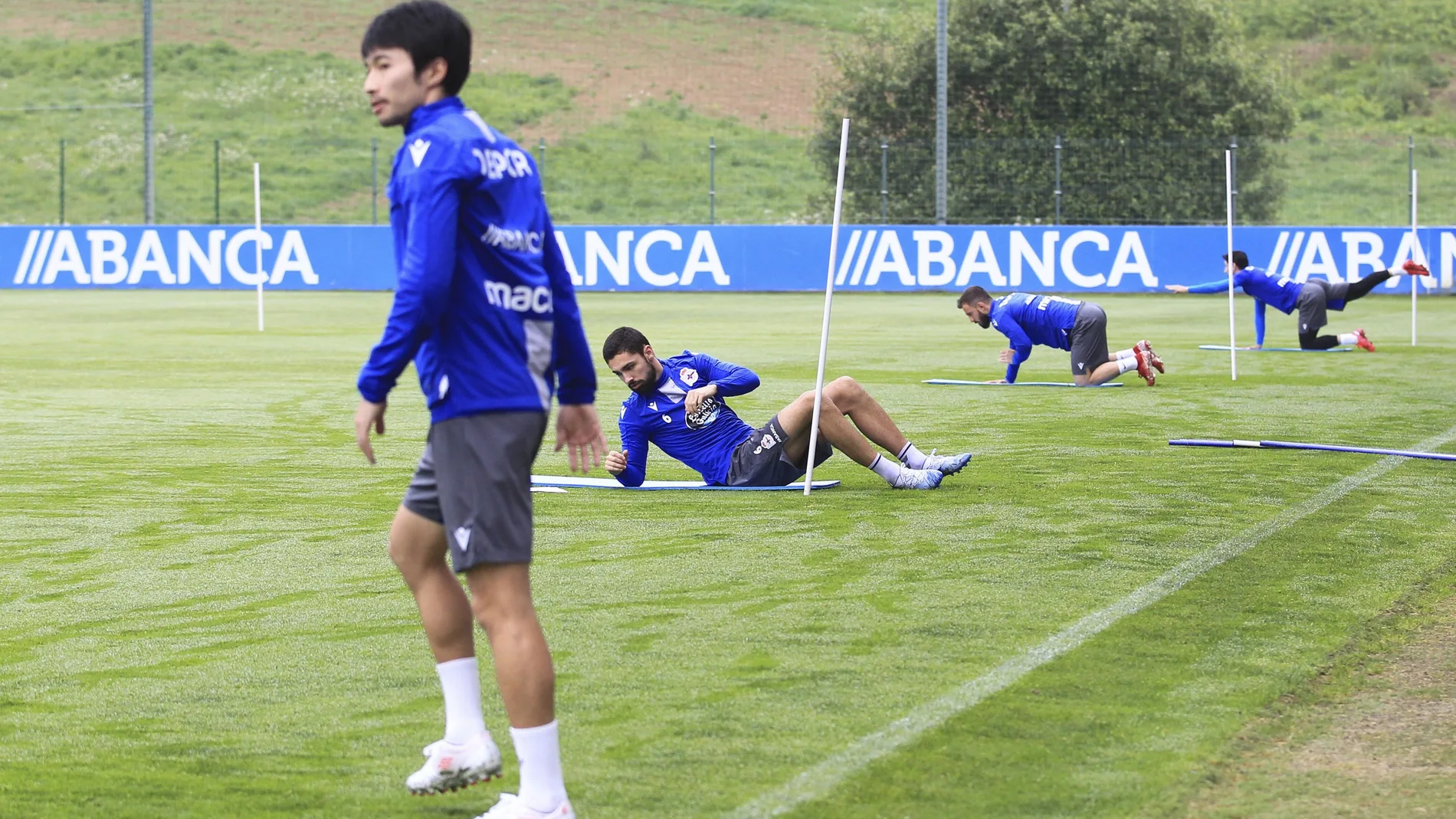 Los jugadores del Deportivo comienzan entrenamiento por grupos