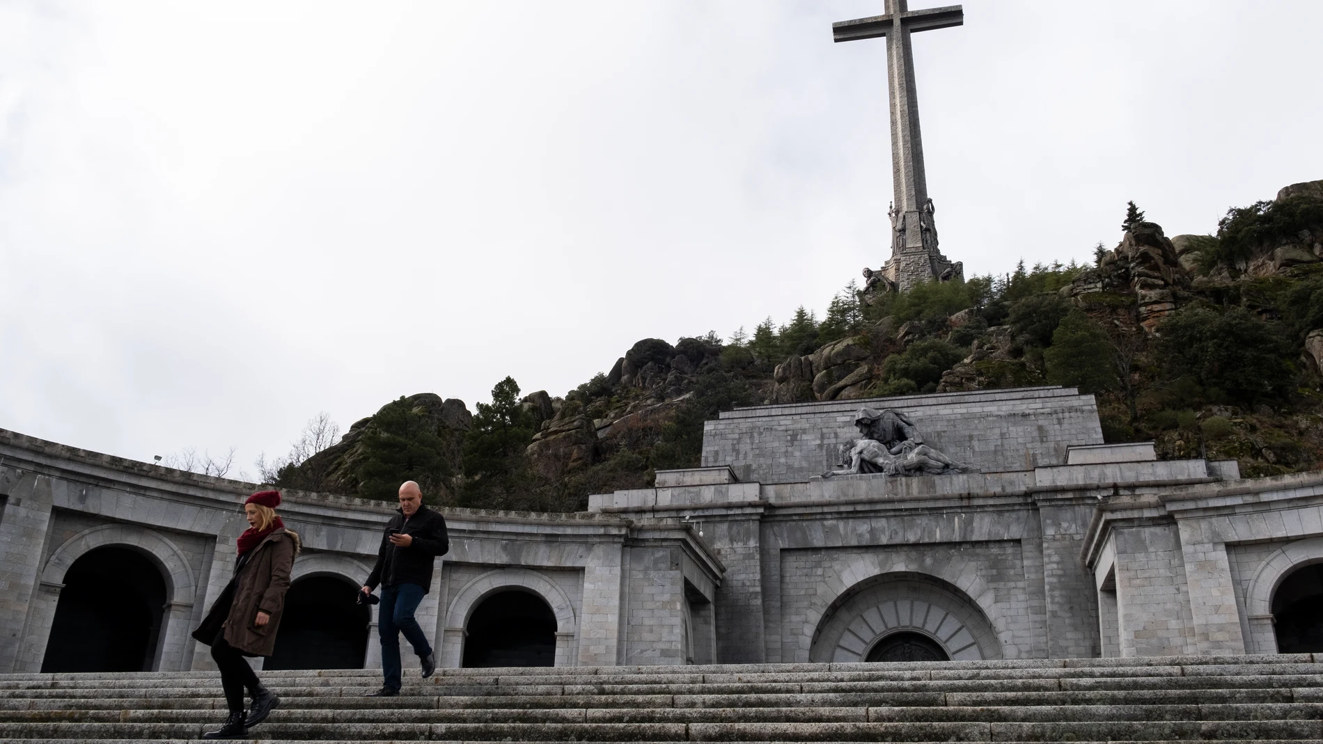 En el Valle de los Caídos estuvo enterrado Franco hasta el 24 de octubre. Allí yacen los restos de casi 34.000 personas