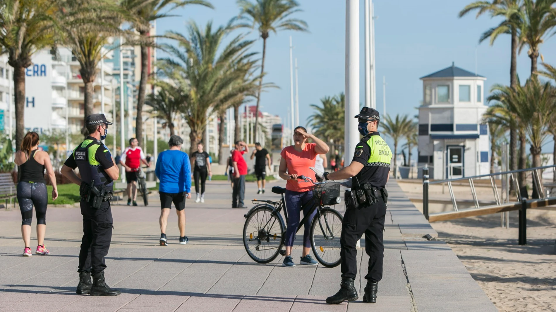 Coronavirus.- La Policía Local de Gandia impone 124 sanciones el fin de semana en sus controles de desplazamientos