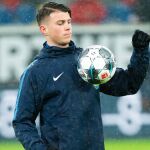 Lazar Samardzic con el Hertha de Berlín.