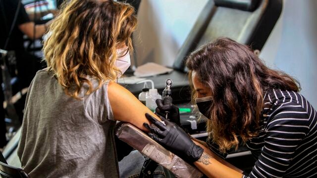 El brazo es la zona del cuerpo más tatuada El brazo es la zona del cuerpo más tatuada