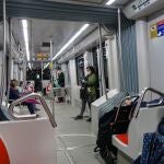 Un tren del metro de Sevilla