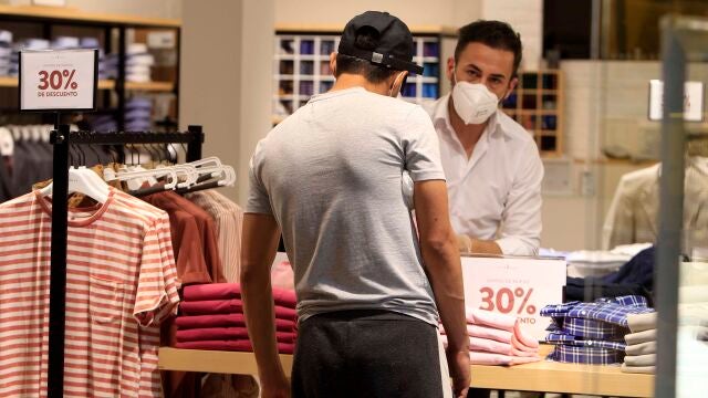Dependiente de comercio es una de las profesiones más demandadas