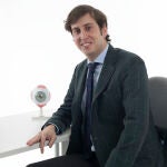 Luis Fernández Vega encarna la quinta generación de oftalmólogos de su familia