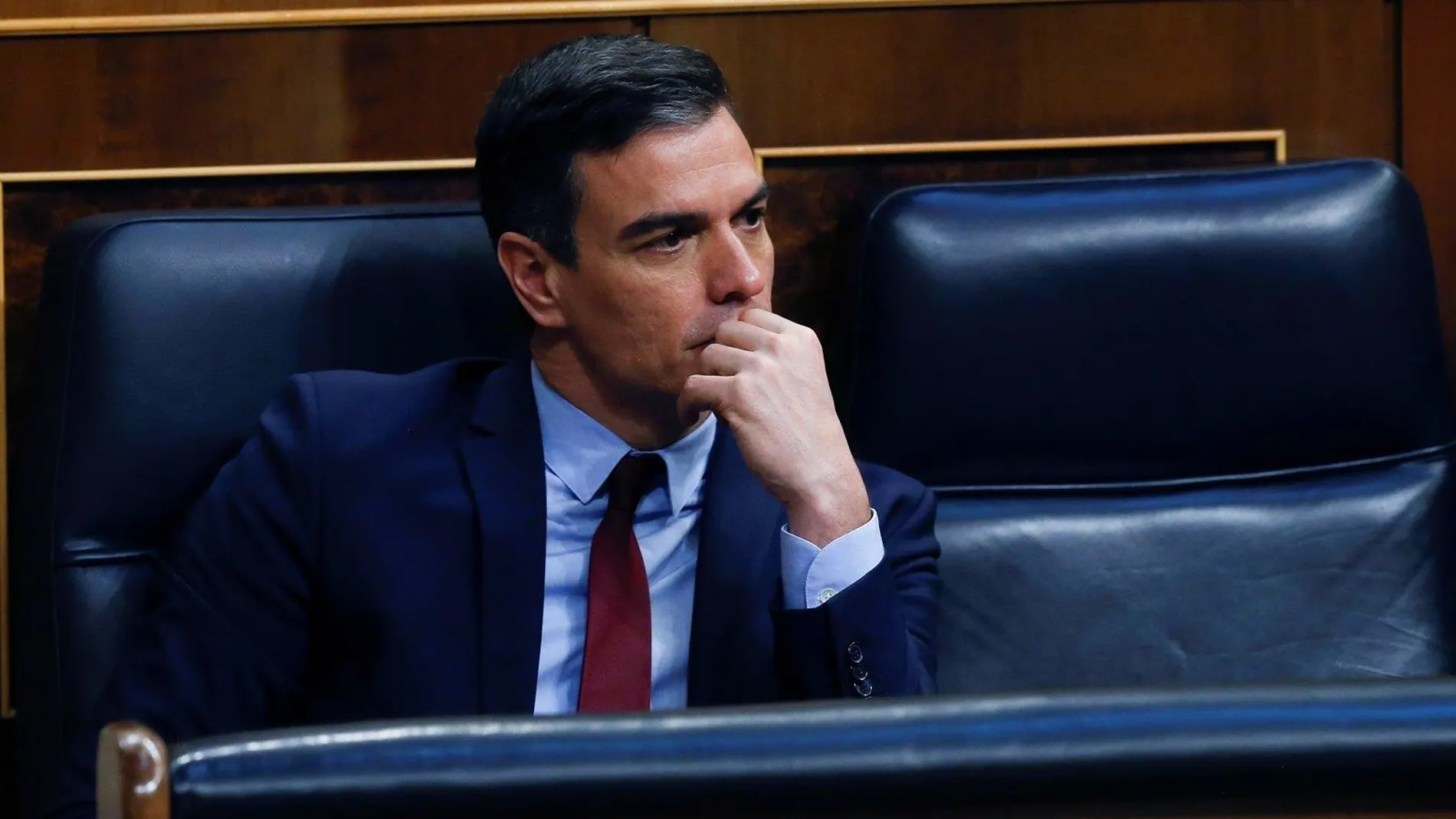 El presidente del Gobierno, Pedro Sánchez, asiste al pleno del Congreso