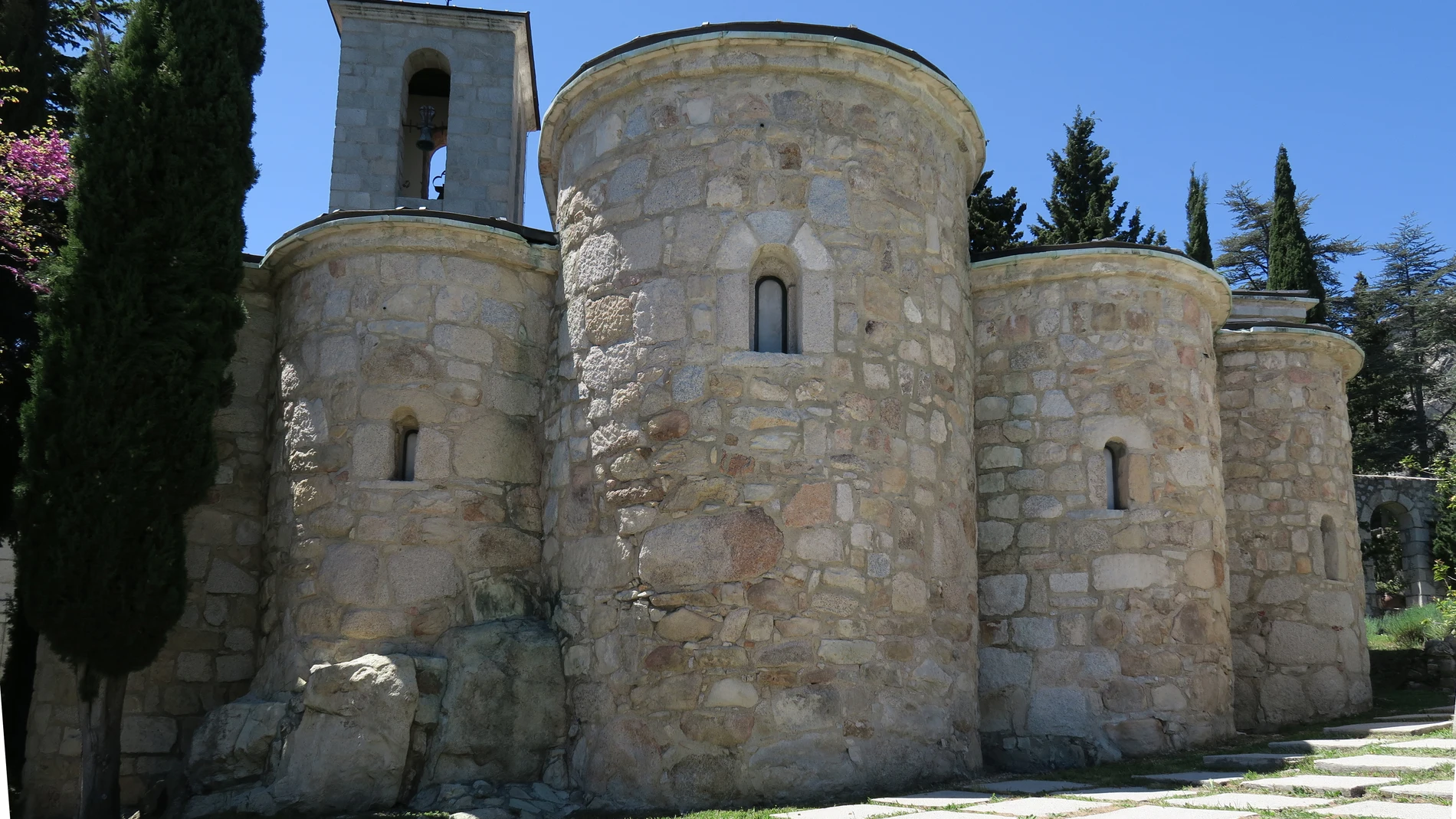 Convento-Monasterio de San Julián y San Antonio de La Cabrera