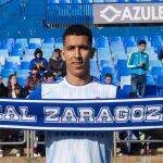 Jawad El Yamiq en su presentación con el Real Zaragoza.