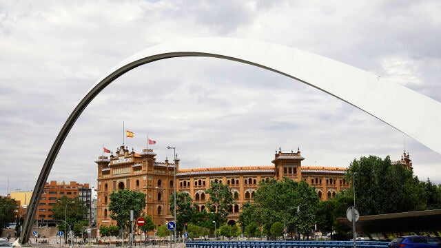 Ambiente del Puente de Ventas cercano a la Plaza de Toros de Las Ventas durante la fase 1, en un mayo atípico marcado por la ausencia de corridas de toros y festejos taurinos tan conocidos en la capital debido a la crisis del Covid-19. En Madrid, (España), a 26 de mayo de 2020.26 MAYO 2020;CORONAVIRUS;COVID;SAN ISIDRO;PLAZA DE TOROS DE LAS VENTAS: MADRIDJosefina Blanco / Europa Press26/05/2020