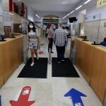 Primer día de apertura de las bibliotecas públicas en la Comunidad