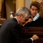 La presidenta del Congreso, Meritxell Batet (d), y el diputado del Partido Popular, Adolfo Suárez Illana (i), durante la sesión de control al Ejecutivo en el Congreso de los Diputados, en Madrid, (España), a 3 de junio de 2020.