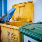 Contenedores de reciclaje en los puertos para los residuos obtenidos de la pesca