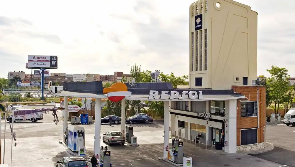 Estación de gasolina de la Avenida de Aragón de Madrid, obra del arquitecto Casto Fernández-Shaw