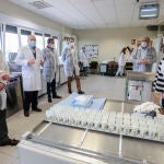 El consejero de Agricultura y Ganadería, Jesús Julio Carnero, visita el Centro de Selección y Reproducción Animal (Censyra) de Villaquilambre (León)