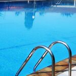 Es posible que una comunidad de vecinos decida no abrir la piscina para este verano